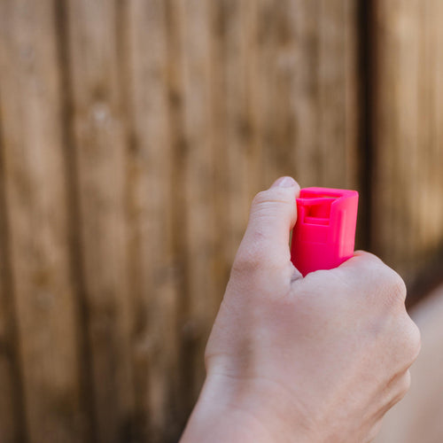 Sabre Pepper Gel With Quick Release Key Ring (Pink)