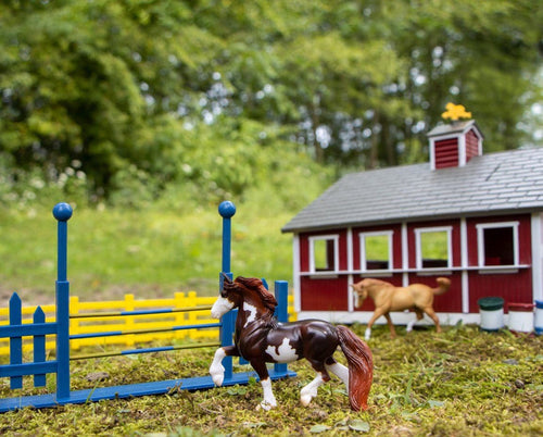 Breyer Stablemates Red Stable Set with Two Horses