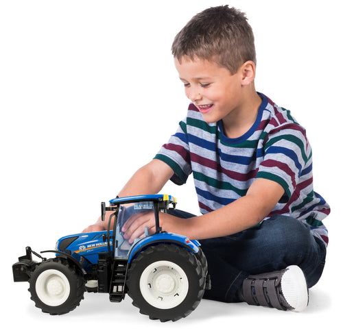 Tomy Big Farm Lights & Sounds New Holland 1:16 Scale T7.270 Tractor with Loader
